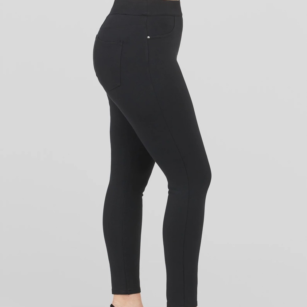 SPANX The Perfect Pant, Ankle 4-Pocket 
Classic Black / Regular / M
